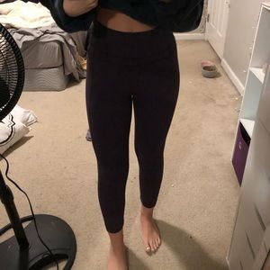 Align Crop 21” dark plum color size 4